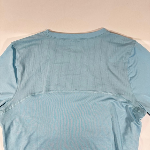 NWT Under Armour Women's Small S Long Sleeve Exercise Shirt Stretch Active Top - Picture 5 of 5